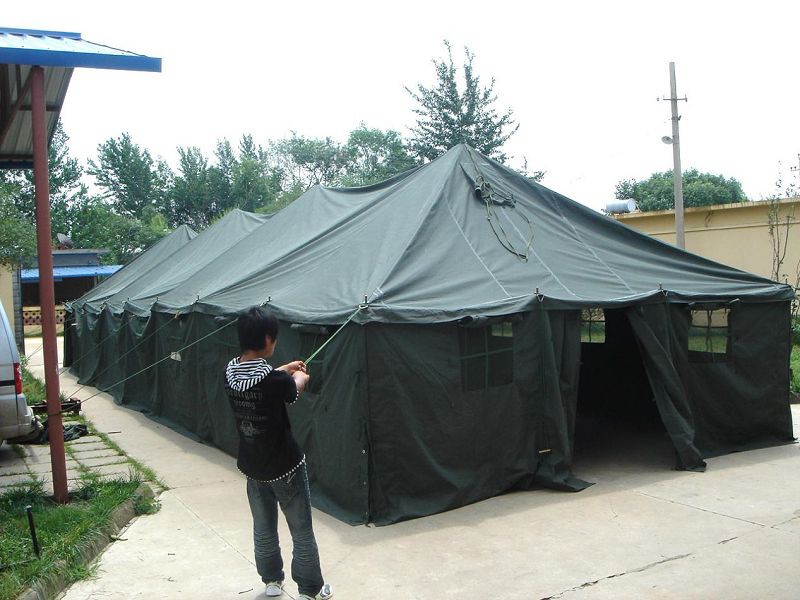 Tentes militaires pour 20 personnes